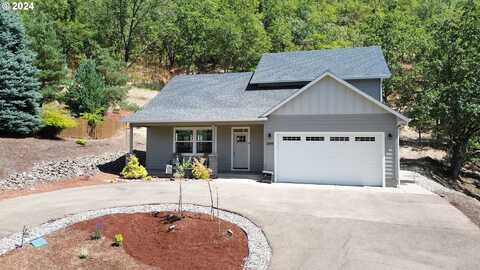 1699 NE ROCKY DR, Roseburg, OR 97470