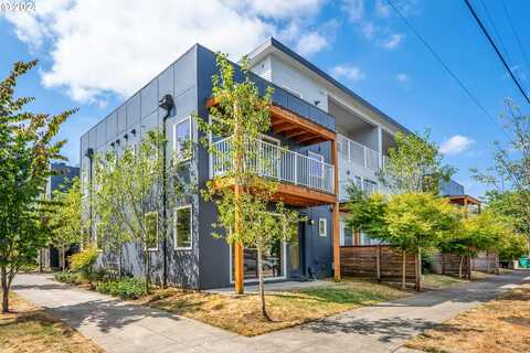 5749 N MICHIGAN AVE, Portland, OR 97217