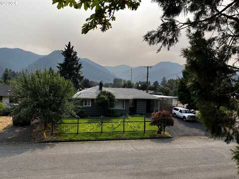 47712 PORTAL DR, Oakridge, OR 97463