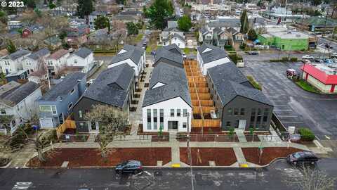 7562 N Emerald AVE, Portland, OR 97217