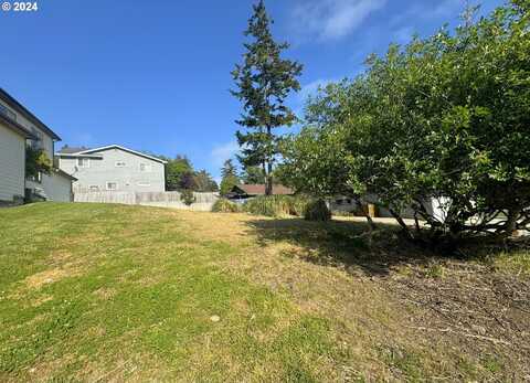 6929 OAKWOOD CT, Brookings, OR 97415