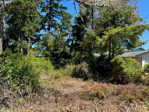 37th Street, Florence, OR 97439