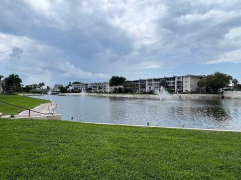 2534 S Garden 206 Drive, Lake Worth, FL 33461