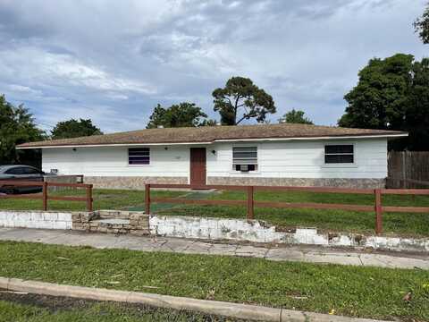 3024 W Dixie Boulevard, Fort Pierce, FL 34946