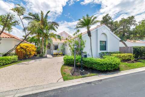 2690 Mikasa Drive, Palm Beach Gardens, FL 33410