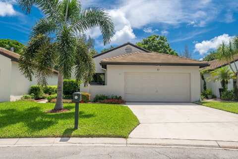 77 Ironwood Way N, Palm Beach Gardens, FL 33418