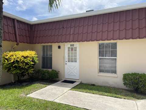 692 Marlboro Oval, Lake Worth, FL 33467