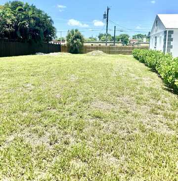 717 N J Street, Lake Worth, FL 33460