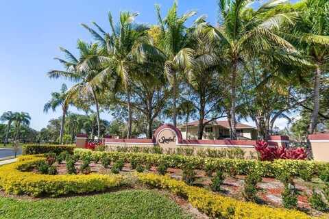 40 Essex Court, Royal Palm Beach, FL 33411