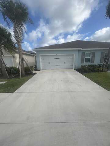 845 Persimmon Place, Fort Pierce, FL 34981