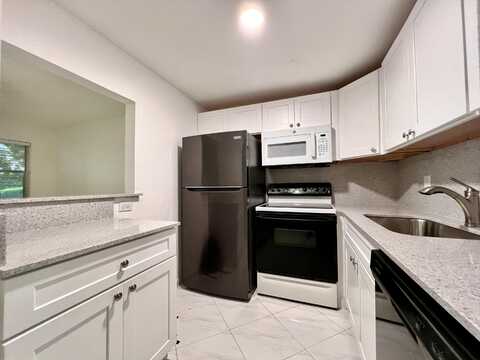 198 Salisbury I, West Palm Beach, FL 33417