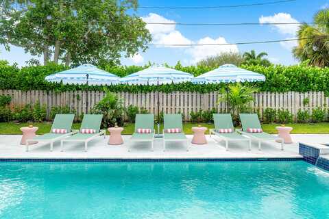 2208 E Pineridge Court, Delray Beach, FL 33444