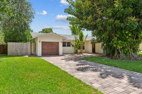 621 Eagle Drive, Delray Beach, FL 33444