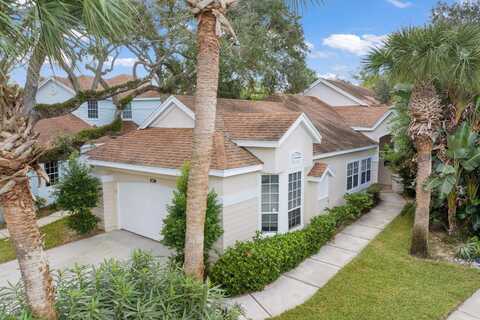 8813 Lakeside Circle, Vero Beach, FL 32963