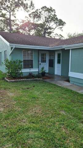 1720 SE Linpark Court, Port Saint Lucie, FL 34952