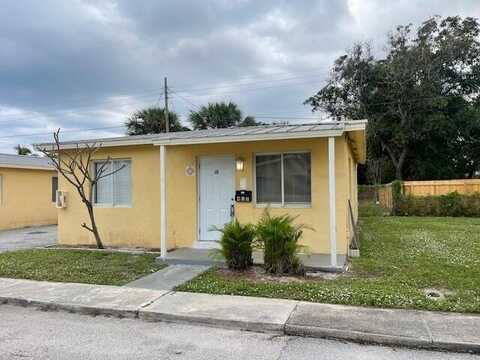 400 Metcalf Court, West Palm Beach, FL 33407