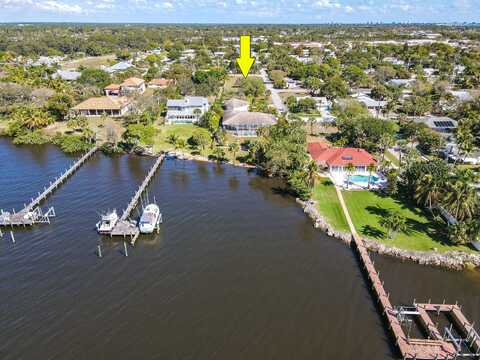 906 NE Sumner Avenue, Jensen Beach, FL 34957