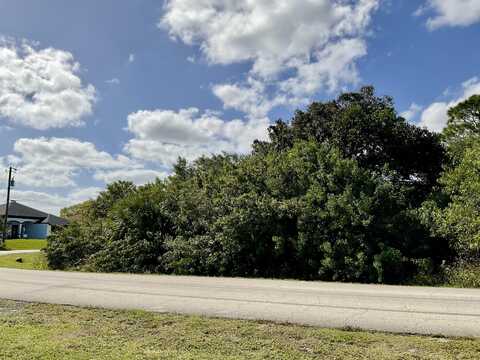 4674 SW Masefield Street, Port Saint Lucie, FL 34953