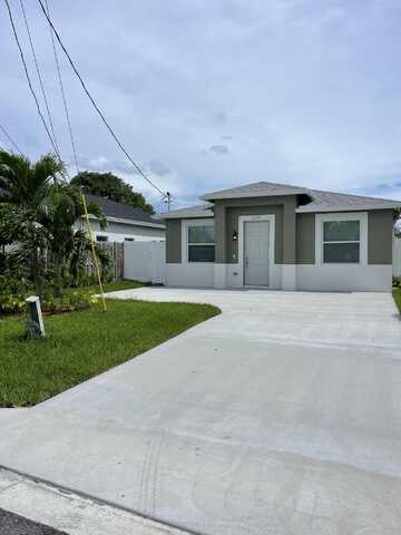 216 NE 13th Avenue, Boynton Beach, FL 33435