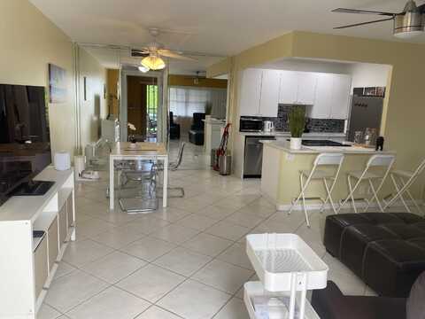 3071 Cornwall D, Boca Raton, FL 33434