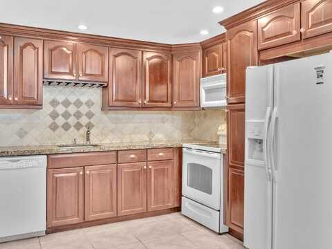 2045 Hythe C, Boca Raton, FL 33434