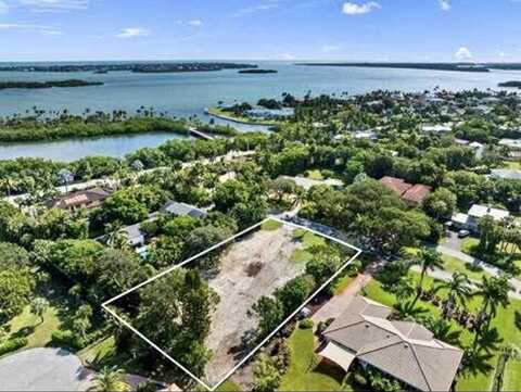 6 Mandalay Road, Sewalls Point, FL 34996