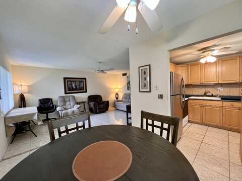 160 Bedford G, West Palm Beach, FL 33417