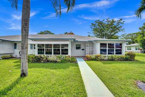 1225 Club Drive W, Delray Beach, FL 33445