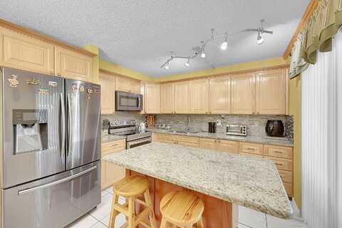 152 Woodland Road, Palm Springs, FL 33461
