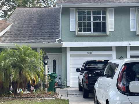 1317 SE Rivergreen Circle, Port Saint Lucie, FL 34952