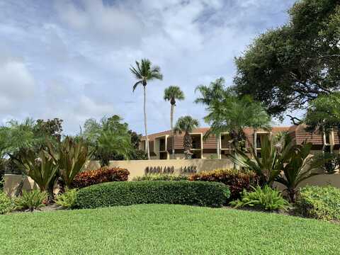 5344 Woodland Lakes Drive, Palm Beach Gardens, FL 33418