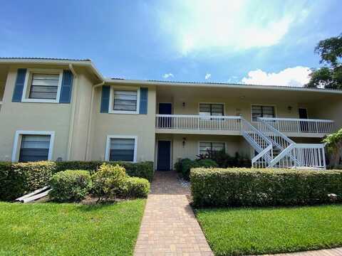 20 Westgate Lane, Boynton Beach, FL 33436