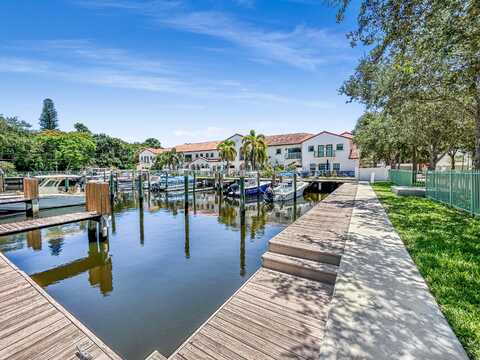 4424 Hidden Harbour Ter Terrace, Dania Beach, FL 33312