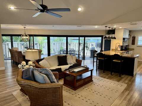 1127 E Seminole Avenue E, Jupiter, FL 33477