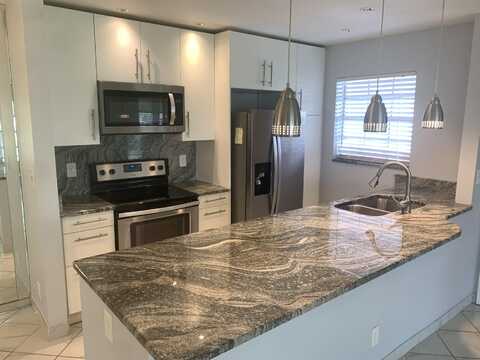 1122 W Circle Terrace, Delray Beach, FL 33445