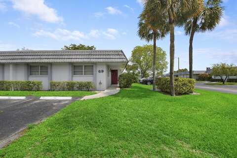 2886 Fernley Drive E, West Palm Beach, FL 33415