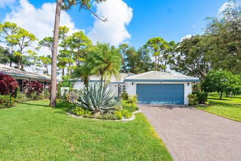 28 Woods Lane, Boynton Beach, FL 33436