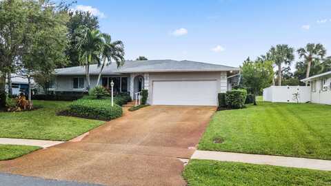 3210 Lakeview Drive, Delray Beach, FL 33445