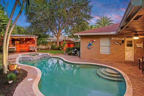 2220 W Pineridge Court, Delray Beach, FL 33444