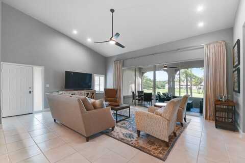 206 Ryder Cup Circle S, Palm Beach Gardens, FL 33418