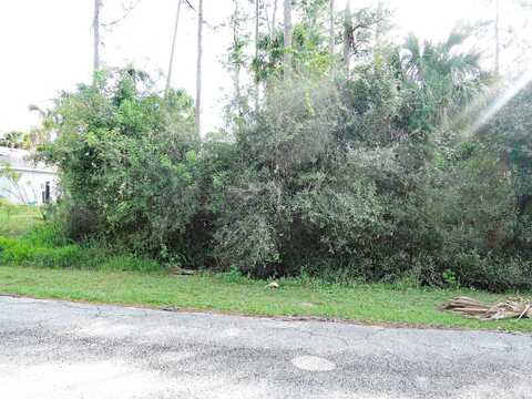 8201 Deland Avenue, Fort Pierce, FL 34951