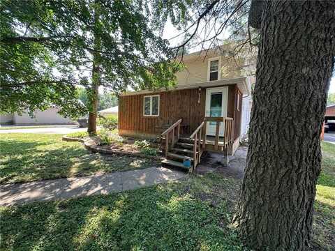 710 9th Avenue, Worthington, MN 56187