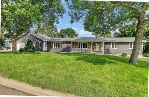 2850 Fairway Drive NE, Willmar, MN 56201