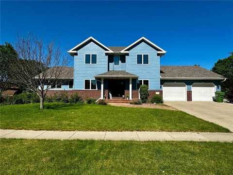 810 Briarwood Drive, Worthington, MN 56187