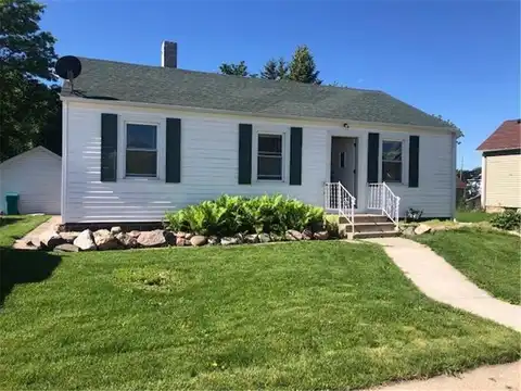 208 5th Avenue SE, Waseca, MN 56093