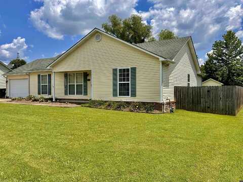 816 Wesley, Dyersburg, TN 38024