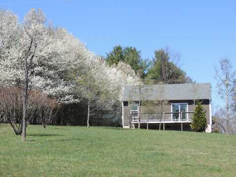 1269 Franklin SE, Floyd, VA 24091