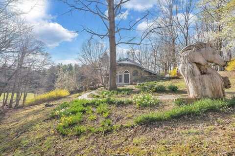 314 Fork DR NE, Floyd, VA 24091