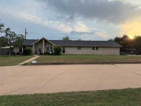 809 W 12th St, Robert Lee, TX 76945