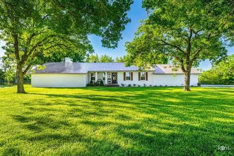 16227 My Rd, Miles, TX 76861